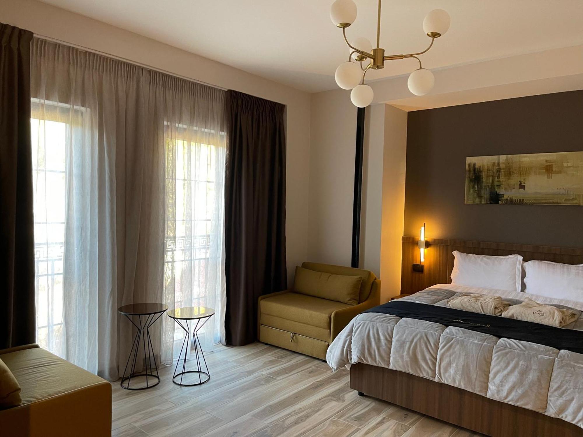 Hotel Pinehill Hotel, Restaurant , Pool & - Razëm