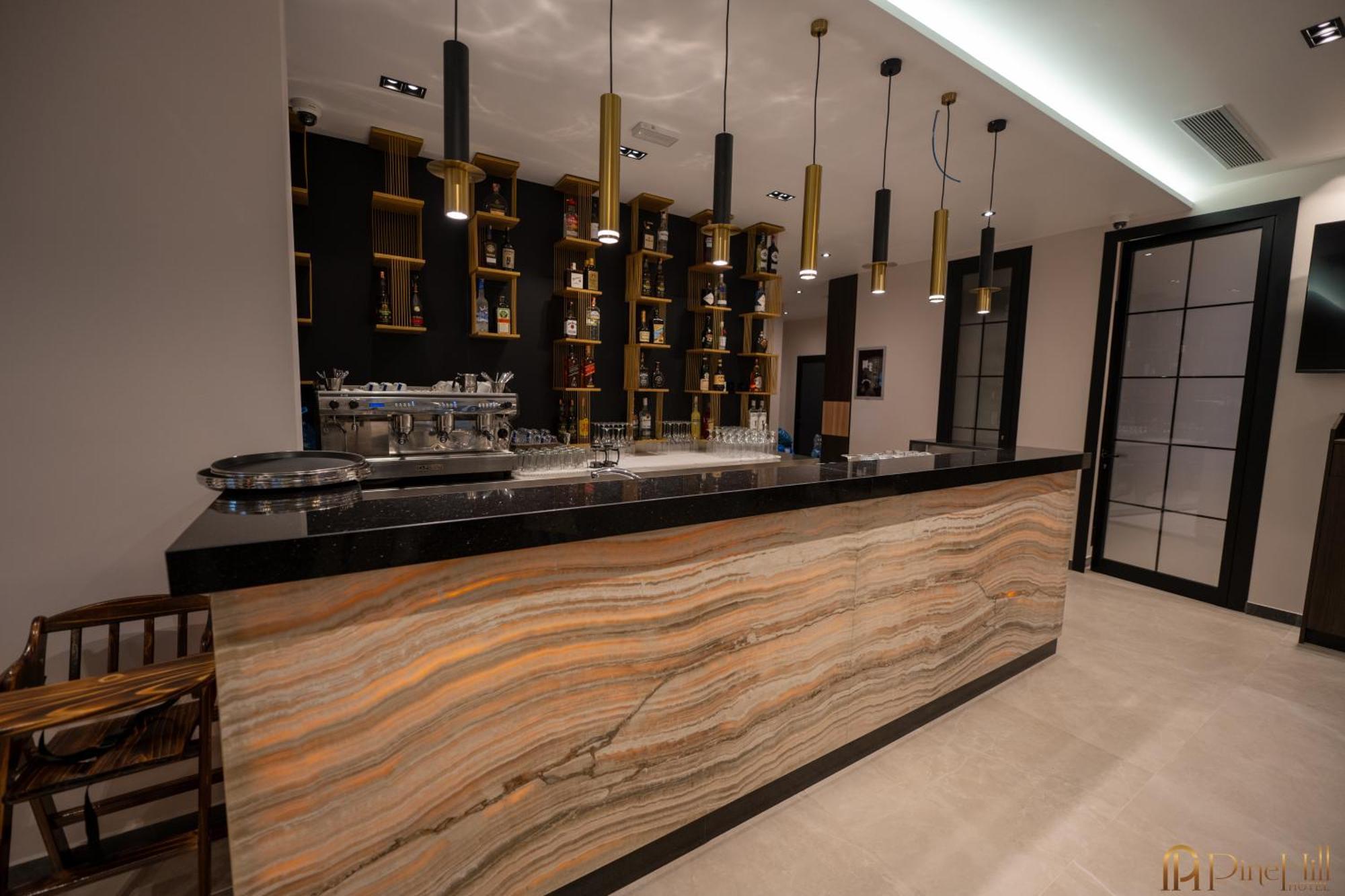 Pinehill Hotel, Restaurant , Pool & - 5* Razëm