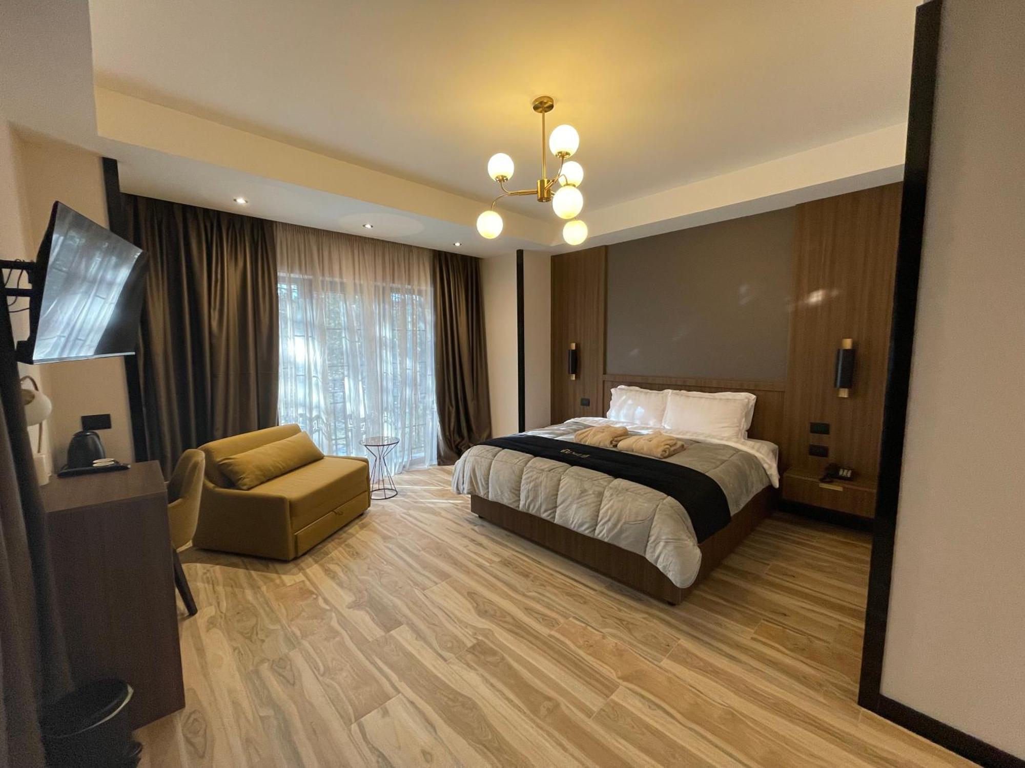 Pinehill Hotel, Restaurant , Pool & - Hotel Razëm