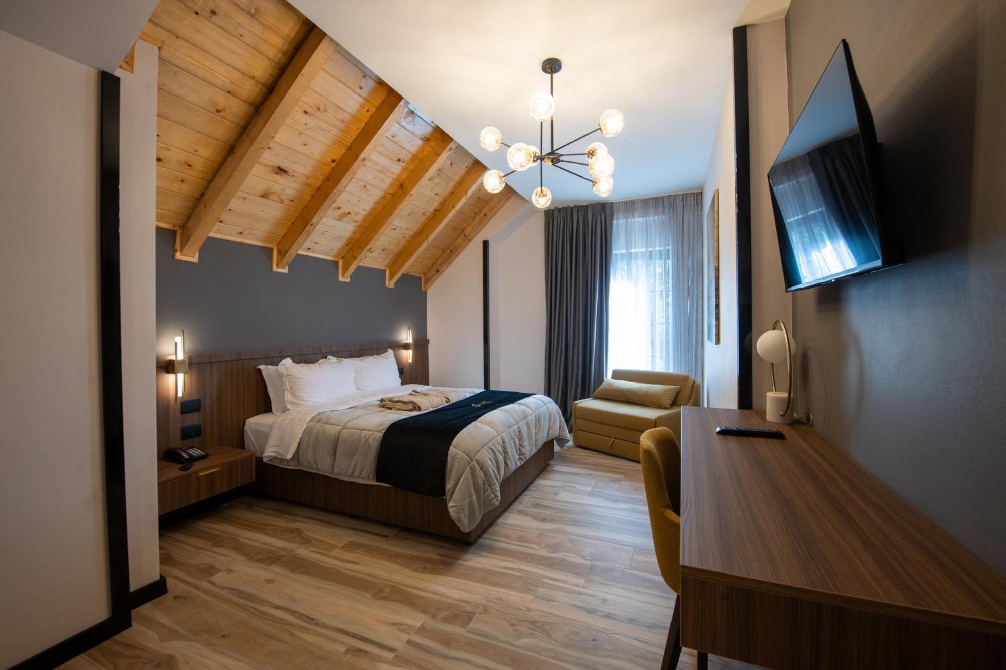 Hotel Pinehill Hotel, Restaurant , Pool & -