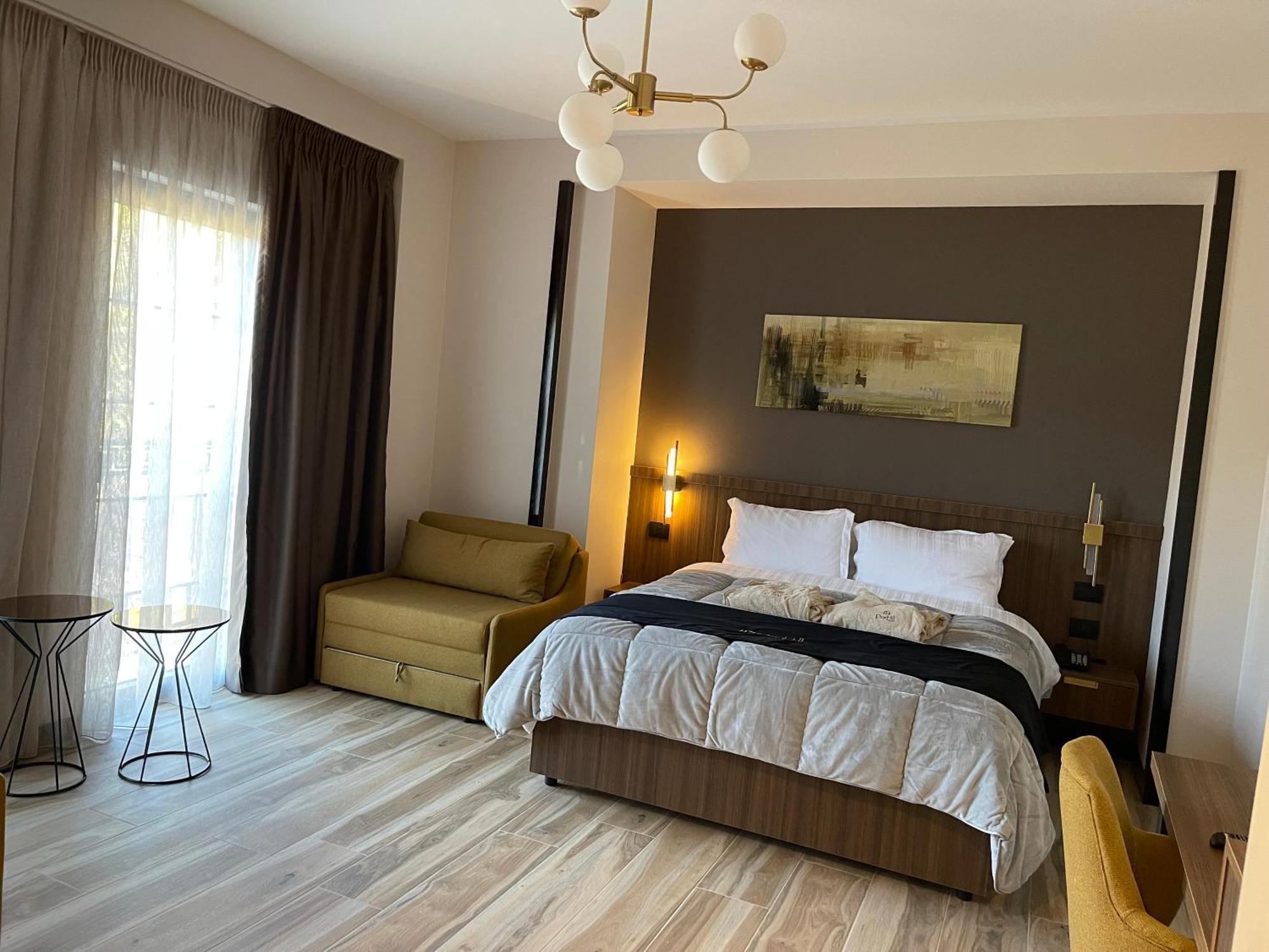 Pinehill Hotel, Restaurant , Pool & - 5* Razem
