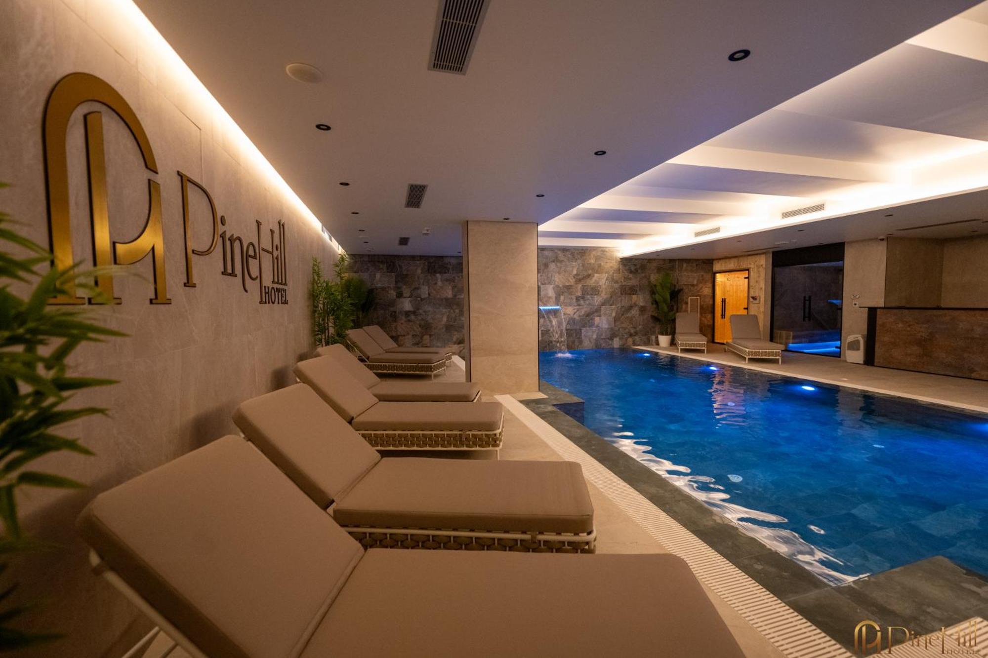 Pinehill Hotel, Restaurant , Pool & - Hotel Razem